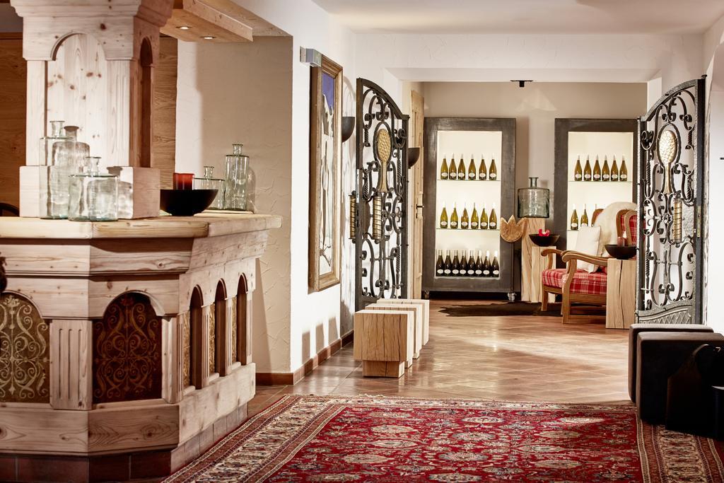 Der Gruene Baum Mountain Boutique Hotel 埃尔瓦尔德 外观 照片