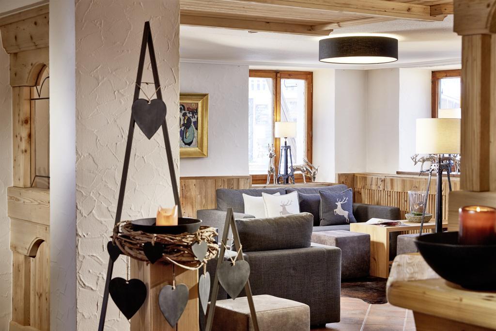Der Gruene Baum Mountain Boutique Hotel 埃尔瓦尔德 外观 照片