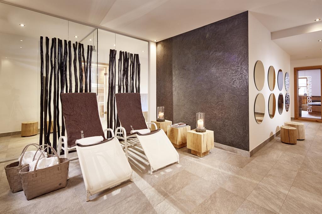Der Gruene Baum Mountain Boutique Hotel 埃尔瓦尔德 外观 照片