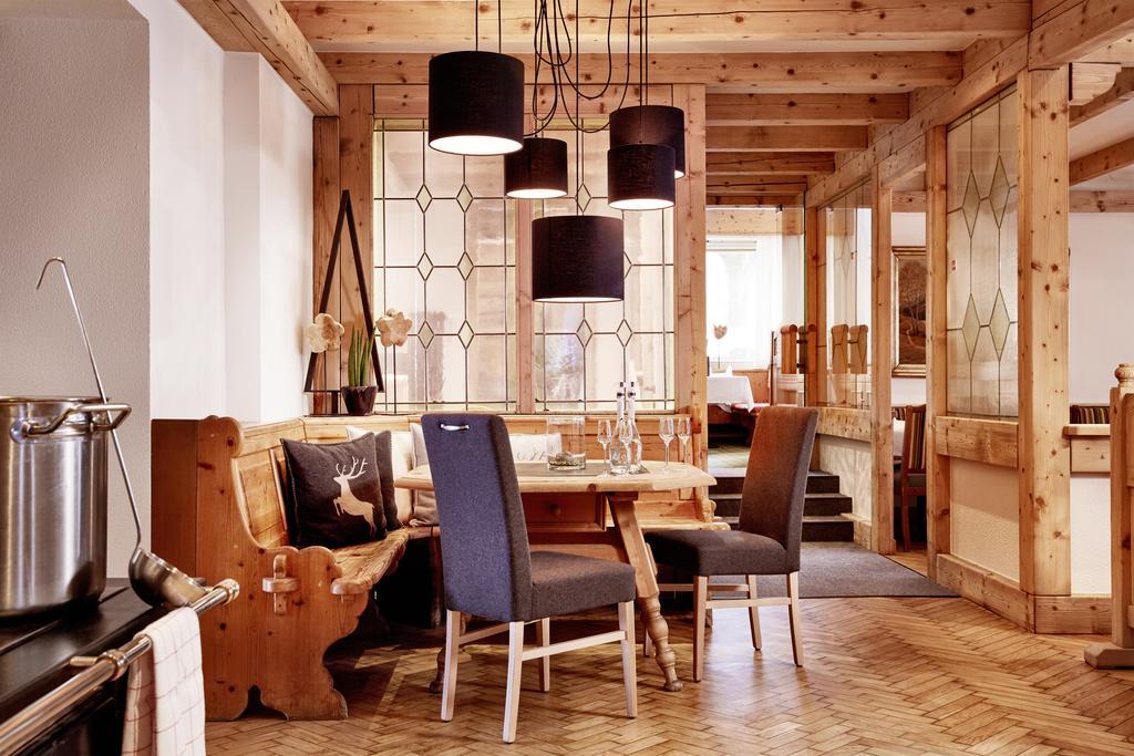Der Gruene Baum Mountain Boutique Hotel 埃尔瓦尔德 外观 照片
