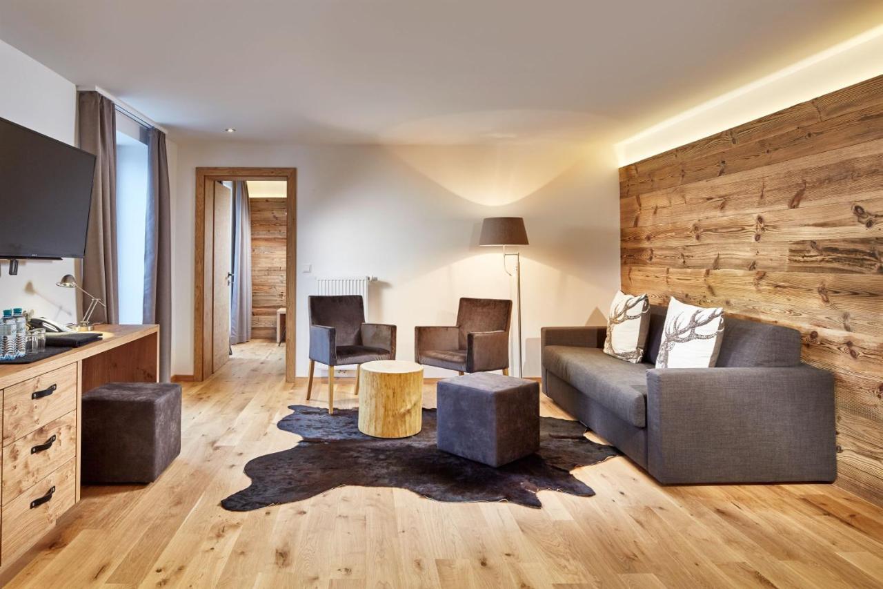 Der Gruene Baum Mountain Boutique Hotel 埃尔瓦尔德 外观 照片