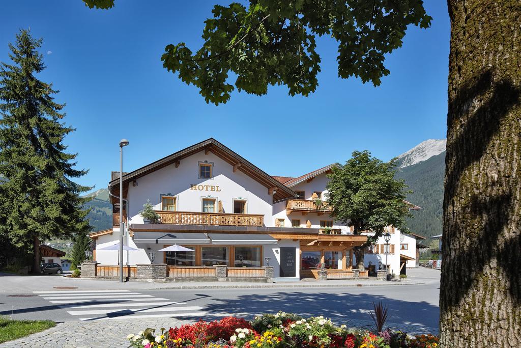 Der Gruene Baum Mountain Boutique Hotel 埃尔瓦尔德 外观 照片