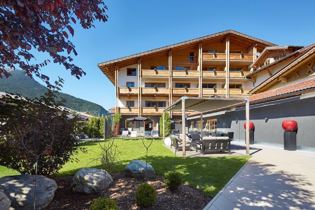 Der Gruene Baum Mountain Boutique Hotel 埃尔瓦尔德 外观 照片